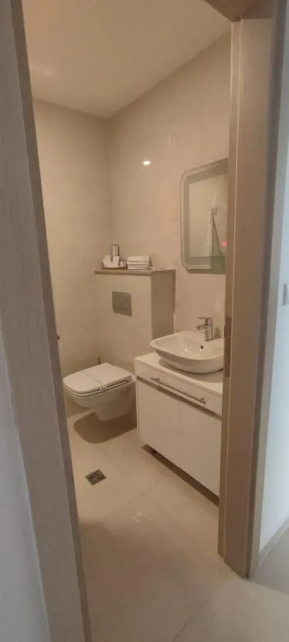 Izdavanje, jednosoban stan, 51m², Bečići, Budva