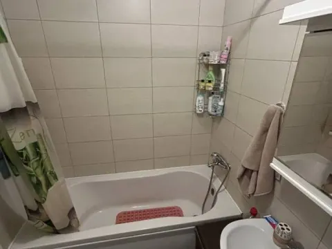 Izdavanje, trosoban stan, 72m², Karaburma, Palilula Sve Podlokacije - image 6