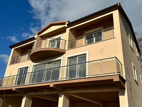 Prodaja, kuća, 300m², Herceg Novi, Crna Gora