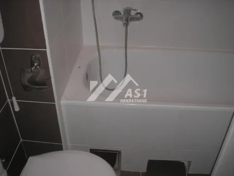 Izdavanje, dvosoban stan, 50m², Bulevar Evrope, Novi Sad Sve Podlokacije - image 4