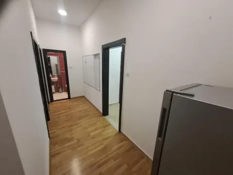 Izdavanje, četvorosoban stan, 113m², Bulevar Oslobodjenja, Novi Sad Sve Podlokacije - image 6