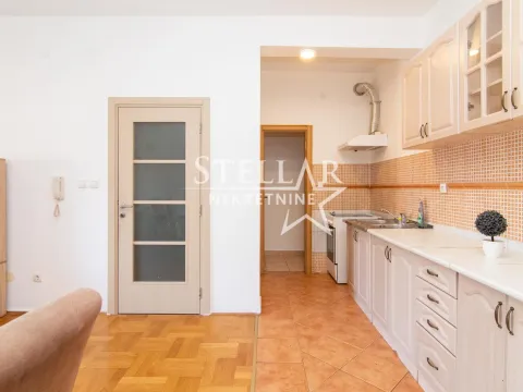 Prodaja, dvosoban stan, 70m², Stari Aerodrom, Podgorica - image 11