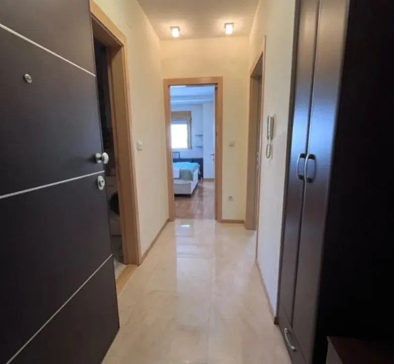 Izdavanje, jednosoban stan, 52m², Momišići, Podgorica