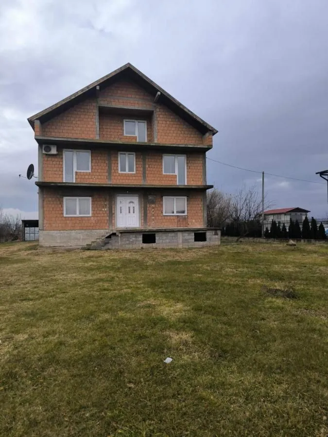 Prodaja, kuća, 194m², Ribare, Jagodina