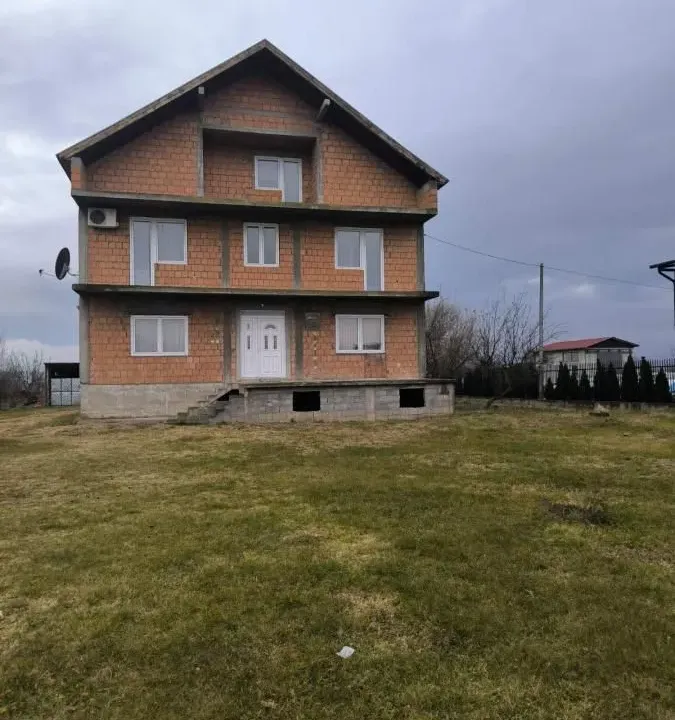 Prodaja, kuća, 194m², Ribare, Jagodina