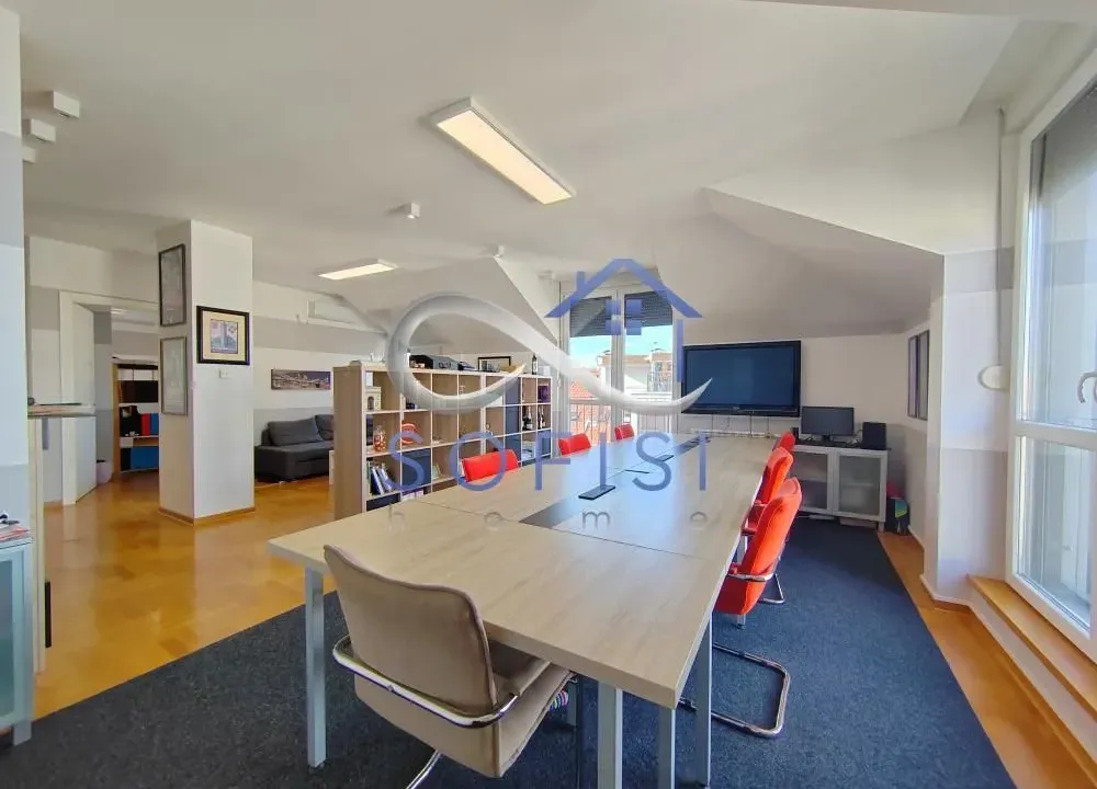 Sale, four bedroom apartment, 147m², Centar, Novi Sad