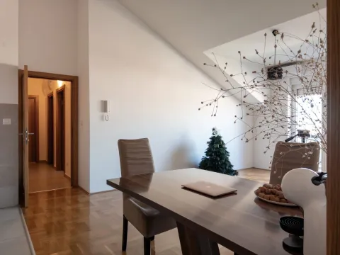 Prodaja, dvosoban stan, 75m², Stari Aerodrom, Podgorica - image 2