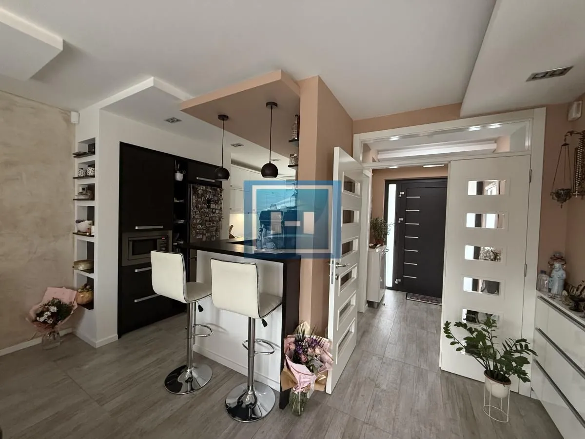 Prodaja, kuća, 240m², Centar, Jagodina