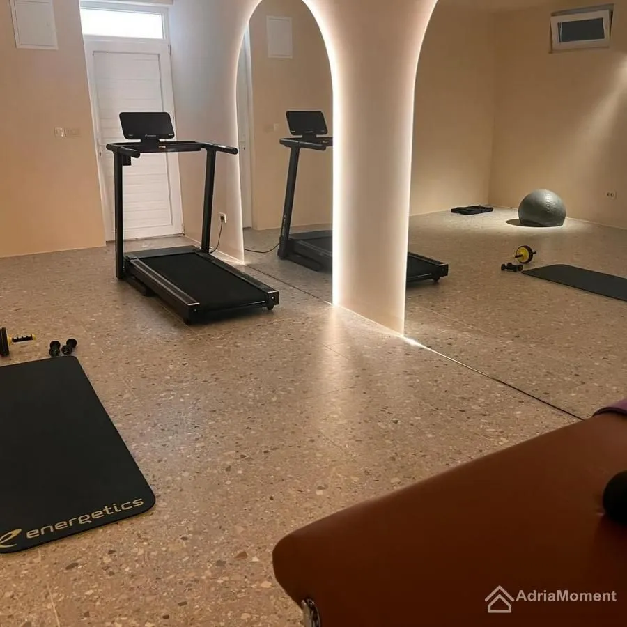 Prodaja, kuća, 380m², Herceg Novi, Crna Gora