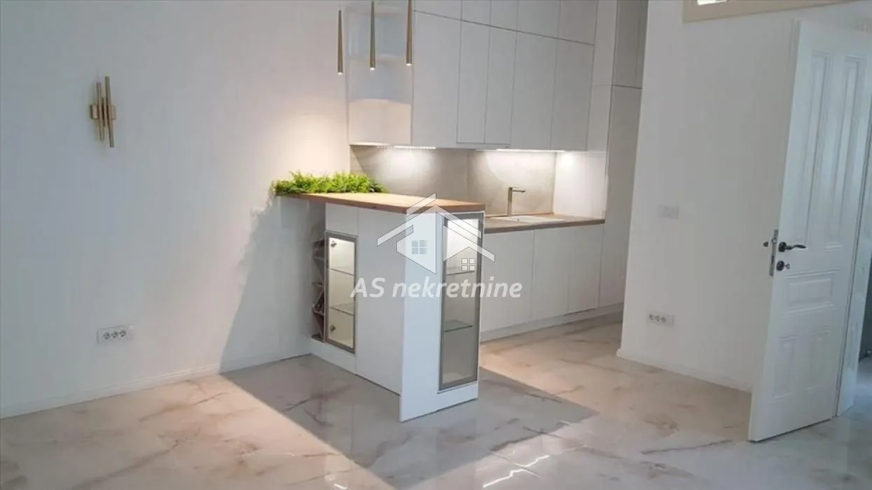 Rent, three bedroom apartment, 106m², Stari Grad, Beograd