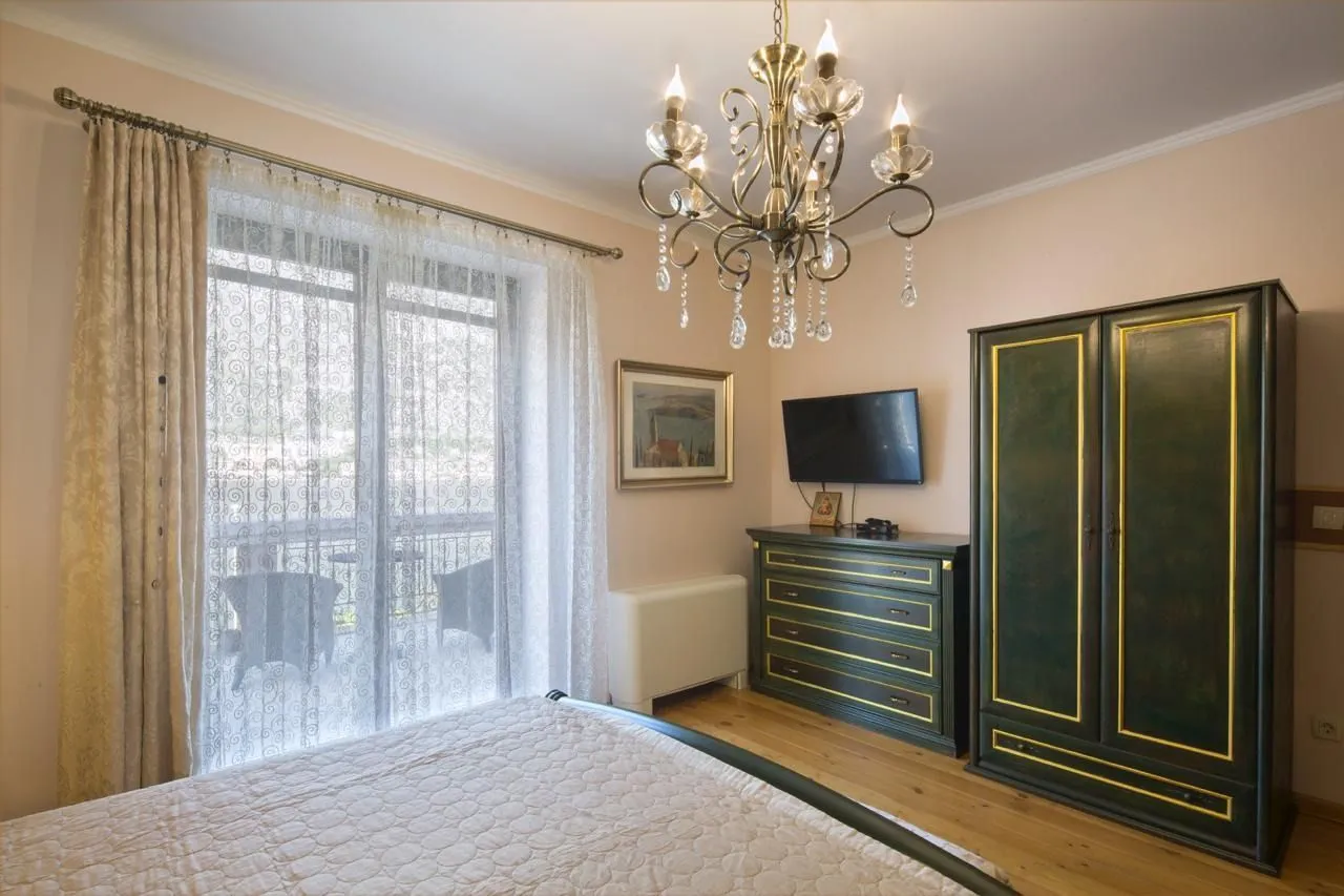 Sale, house, 690m², Prčanj, Kotor