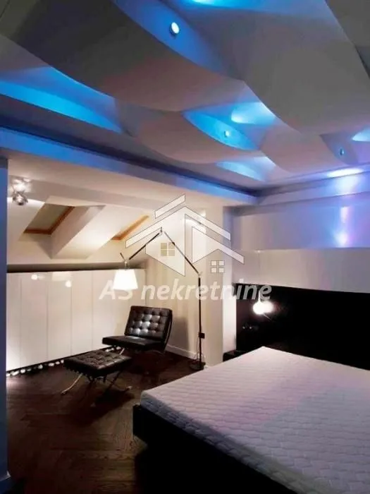 Prodaja, četvorosoban stan, 117m², Vračar Sve Podlokacije, Beograd
