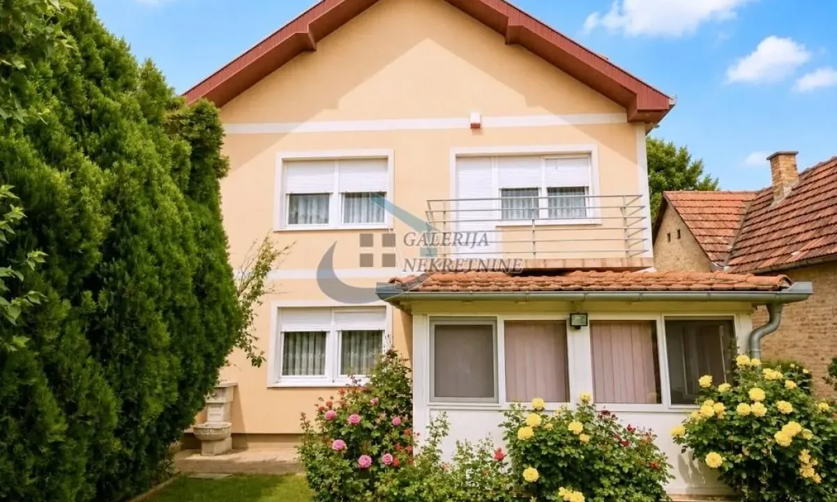 Prodaja, kuća, 190m², Centar, Inđija