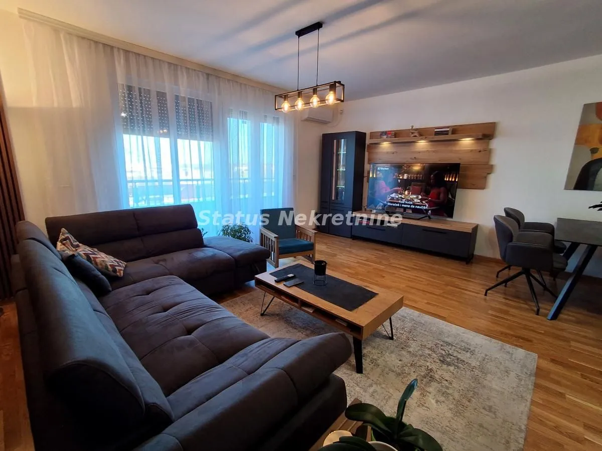 Prodaja, četvorosoban stan, 98m², Petrovaradin, Novi Sad