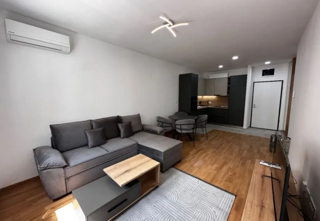 Izdavanje, jednosoban stan, 45m², Stari Aerodrom, Podgorica