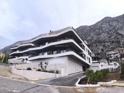 Prodaja, dvosoban stan, 51m², Dobrota, Kotor - image 2