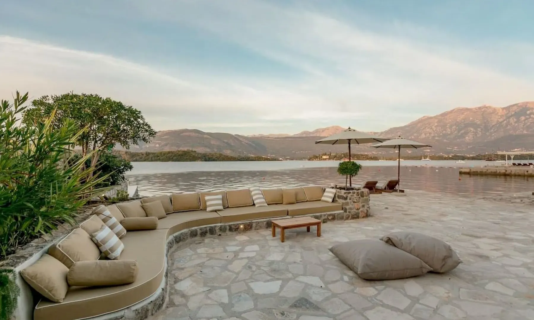 Prodaja, kuća, 676m², Tivat, Crna Gora