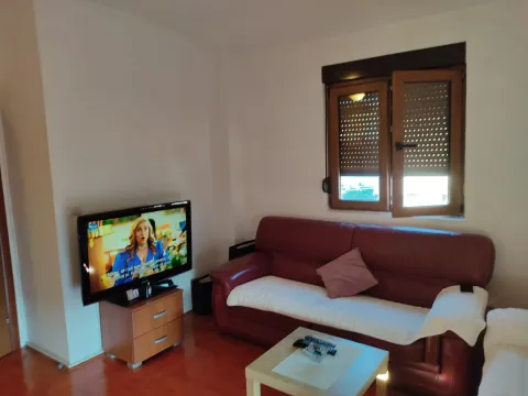 Izdavanje, jednosoban stan, 40m², Dalmatinska ulica, Podgorica - image 2