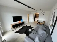 Izdavanje, trosoban stan, 69m², Savski Venac, Beograd - image 1