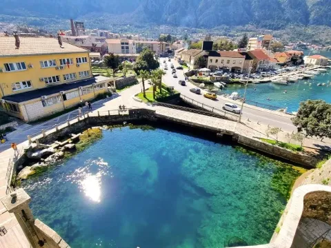 Sale, one bedroom apartment, 42m², Stari Grad Kotor, Kotor - image 19