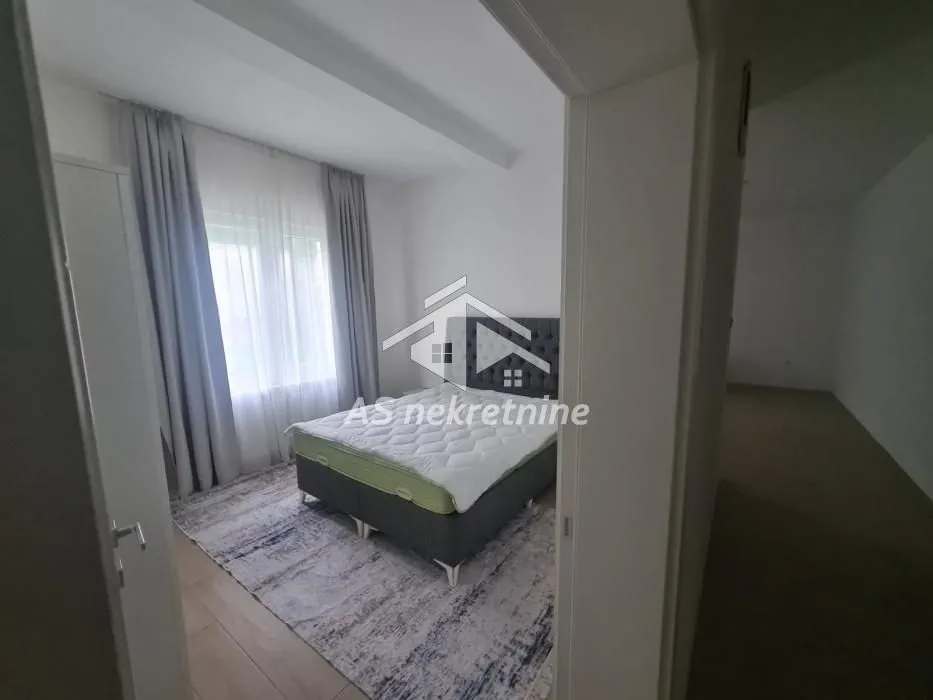 Izdavanje, stan, 240m², Savski Venac, Beograd