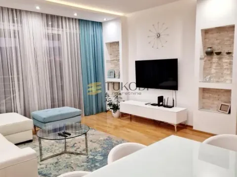 Izdavanje, trosoban stan, 101m², Centar, Novi Sad - image 3
