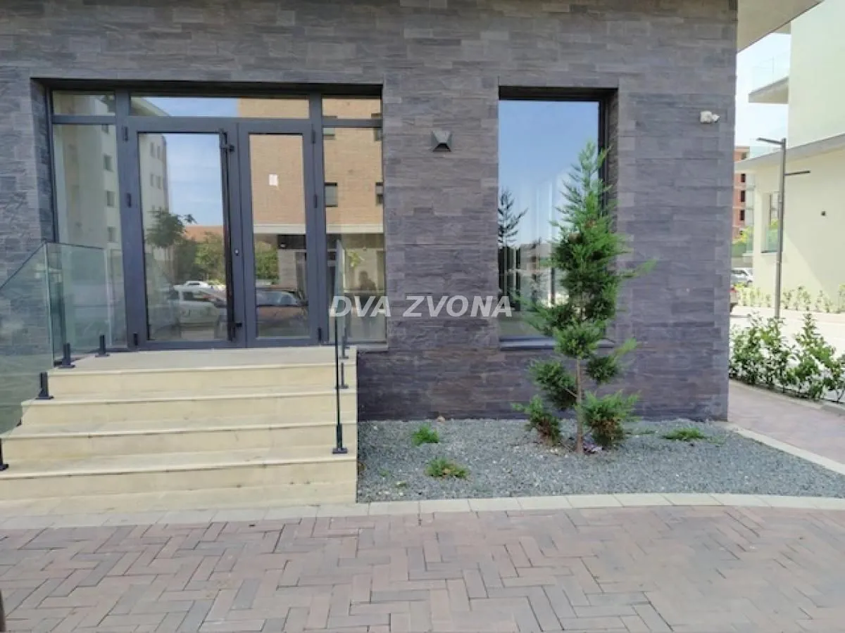 Rent, office space, 224m², Stari Banovci, Stara Pazova