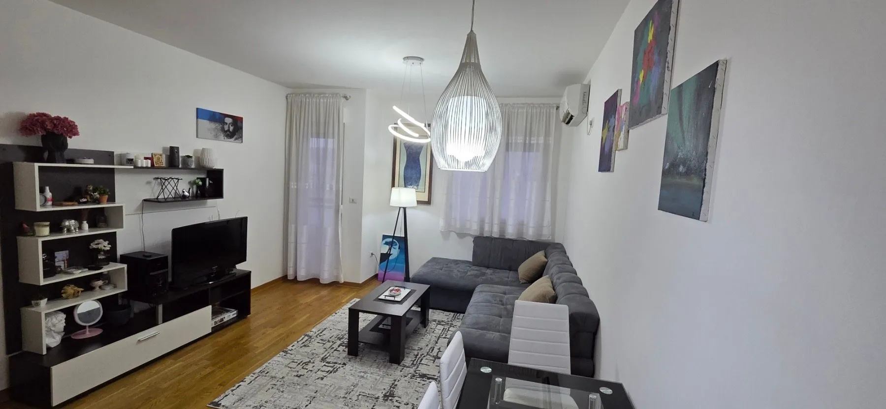 Izdavanje, jednosoban stan, 43m², City Kvart, Podgorica