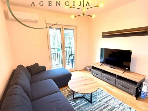 Rent, one bedroom apartment, 42m², Pobrežje, Podgorica - image 9