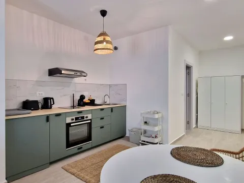 Izdavanje, garsonjera, 30m², Bečići, Budva - image 8