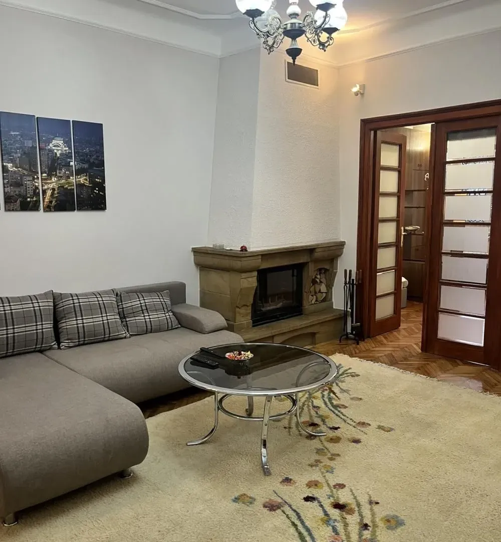 Rent, three bedroom apartment, 120m², Stari Grad, Beograd