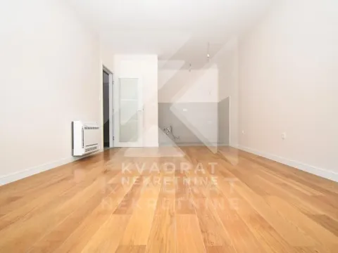 Rent, two bedroom apartment, 72m², Central Point, Podgorica - image 1