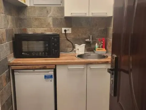 Rent, one bedroom apartment, 20m², Topličin venac, Beograd - image 3