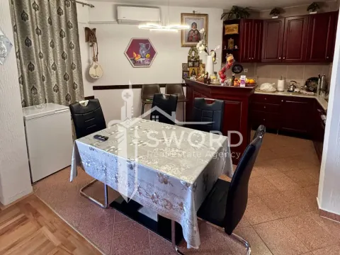 Prodaja, dvosoban stan, 58m², Centar, Bar - image 3