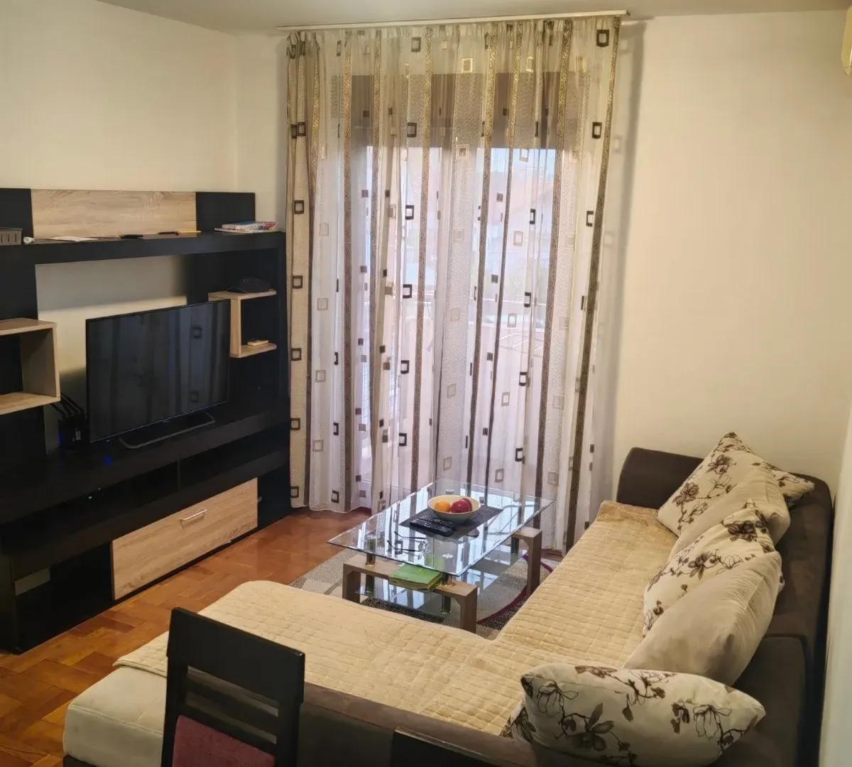 Izdavanje, jednosoban stan, 41m², Stari Aerodrom, Podgorica