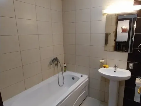 Izdavanje, jednosoban stan, 42m², Stari Aerodrom, Podgorica - image 8