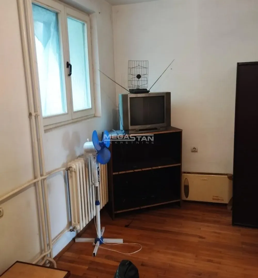 Prodaja, trosoban stan, 78m², Krnjaca, Palilula Sve Podlokacije