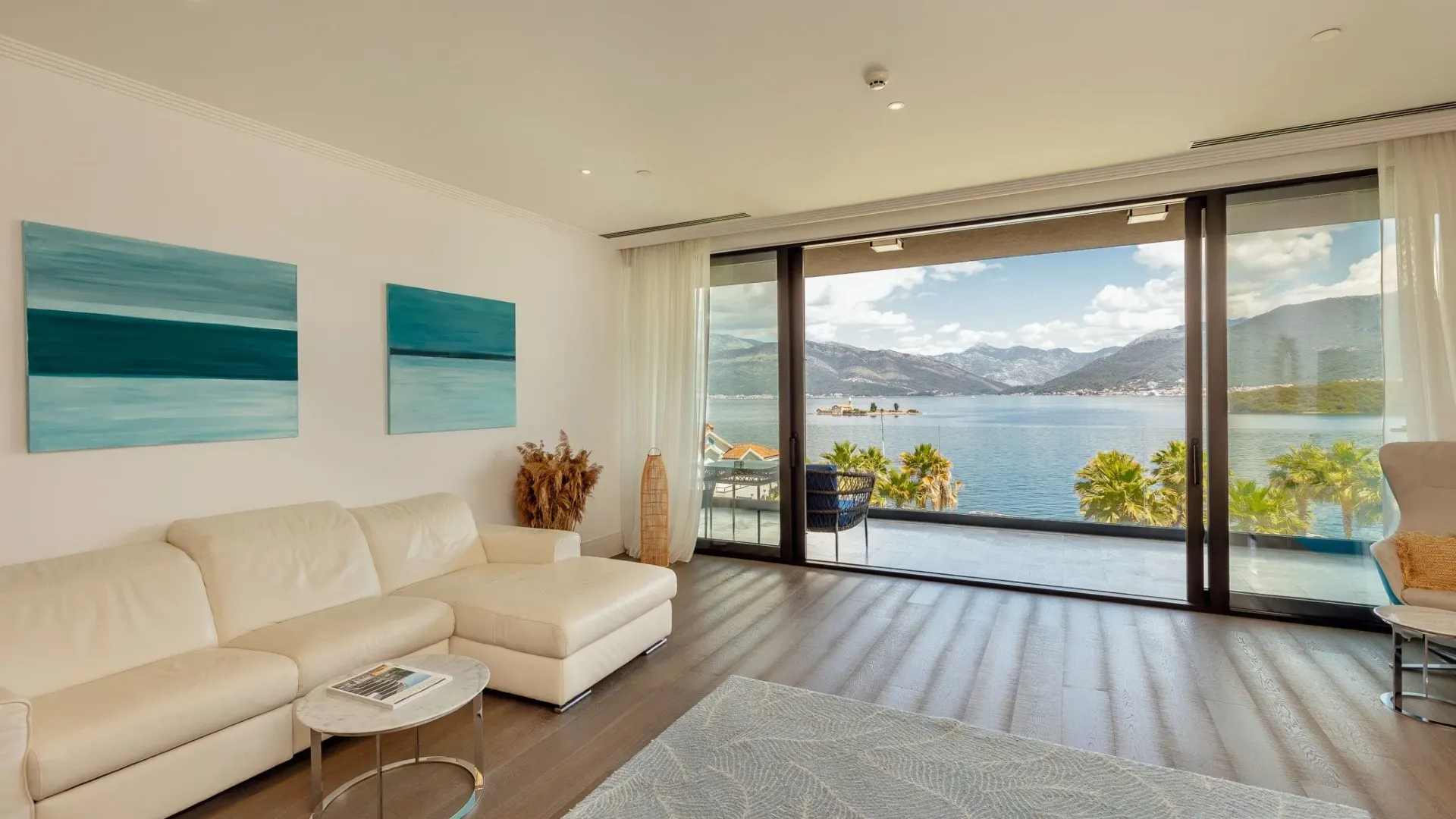 Prodaja, dvosoban stan, 190m², Đuraševići, Tivat