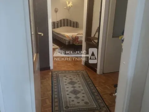 Izdavanje, trosoban stan, 90m², Kalenić Pijaca, Vračar Sve Podlokacije - image 4