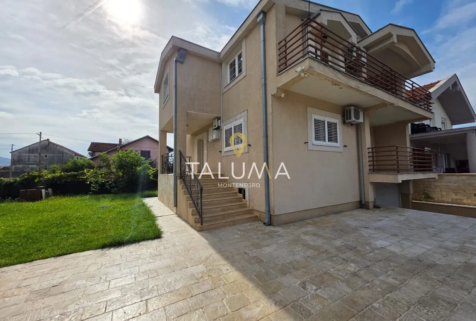 Rent, house, 300m², Gornja Gorica, Podgorica