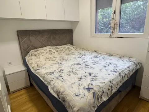 Rent, one bedroom apartment, 43m², Budva, Crna Gora - image 5