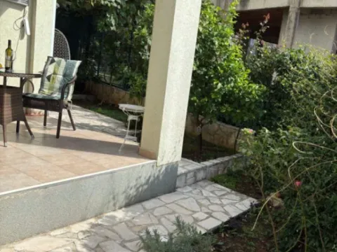 Sale, one bedroom apartment, 48m², Petrovac, Budva - image 2