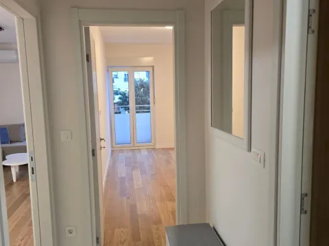 Izdavanje, jednosoban stan, 49m², Central Point, Podgorica - image 3