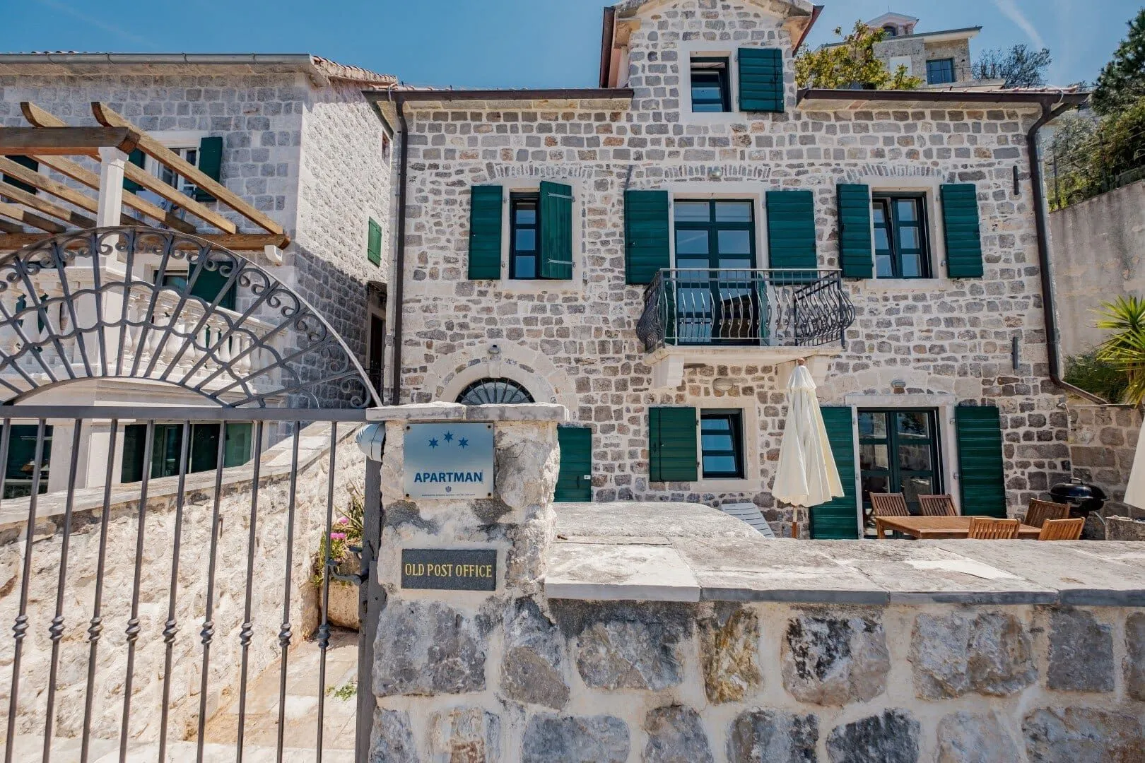 Prodaja, kuća, 220m², Rose, Herceg Novi
