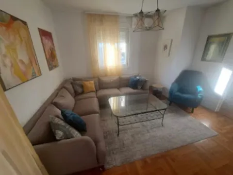 Prodaja, trosoban stan, 74m², Stari Aerodrom, Podgorica - image 9