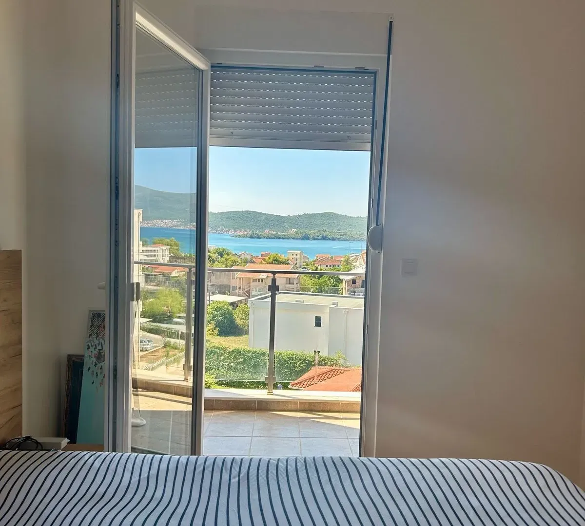 Izdavanje, dvosoban stan, 51m², Kava, Tivat