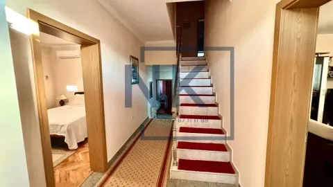 Sale, house, 240m², Tološi, Podgorica - image 17