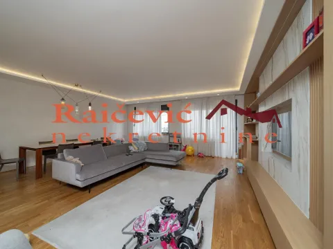 Izdavanje, četvorosoban stan, 98m², Crveni Krst, Beograd - image 3