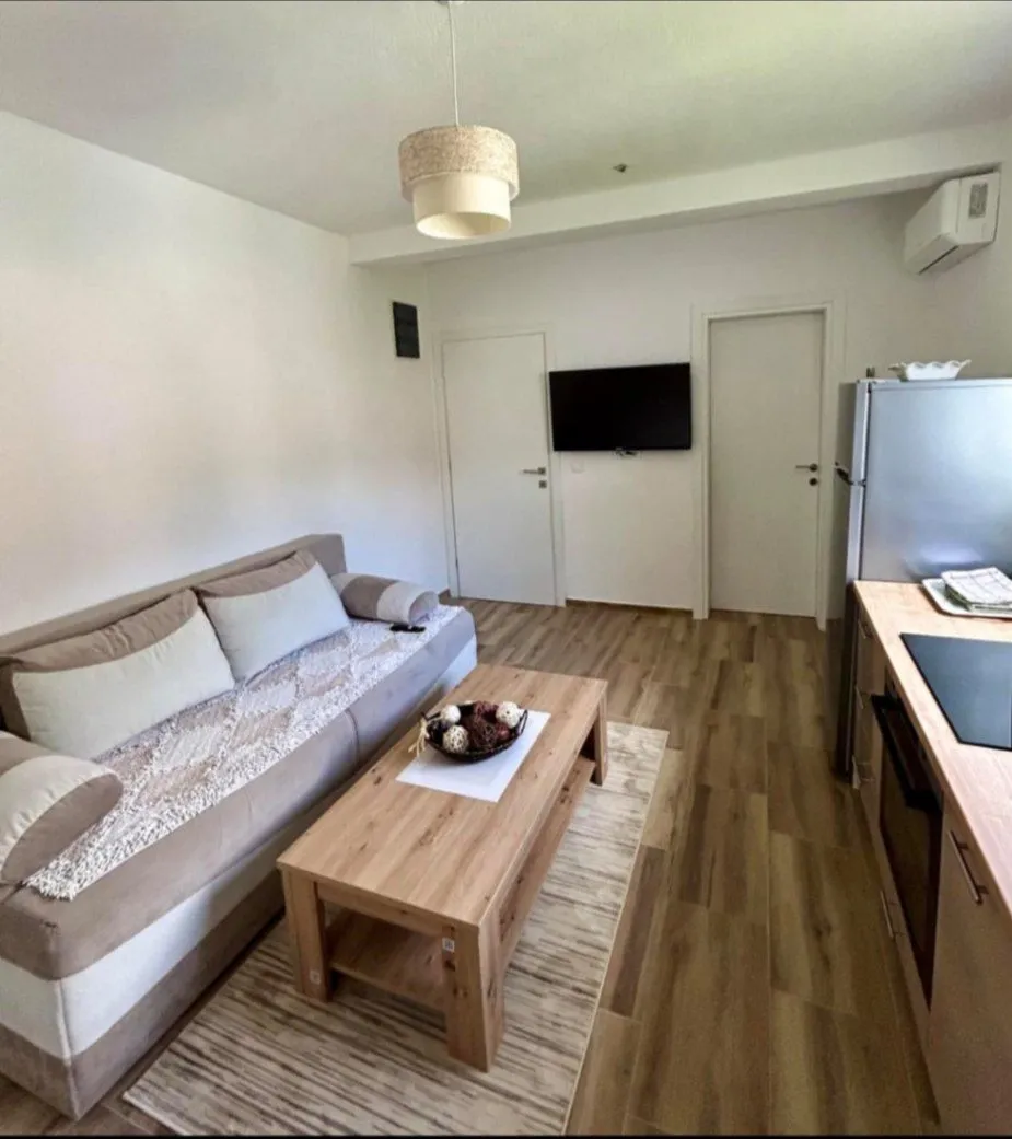 Izdavanje, jednosoban stan, 35m², Gradiošnica, Tivat