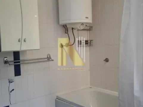 Izdavanje, trosoban stan, 88m², Centar, Novi Sad - image 13